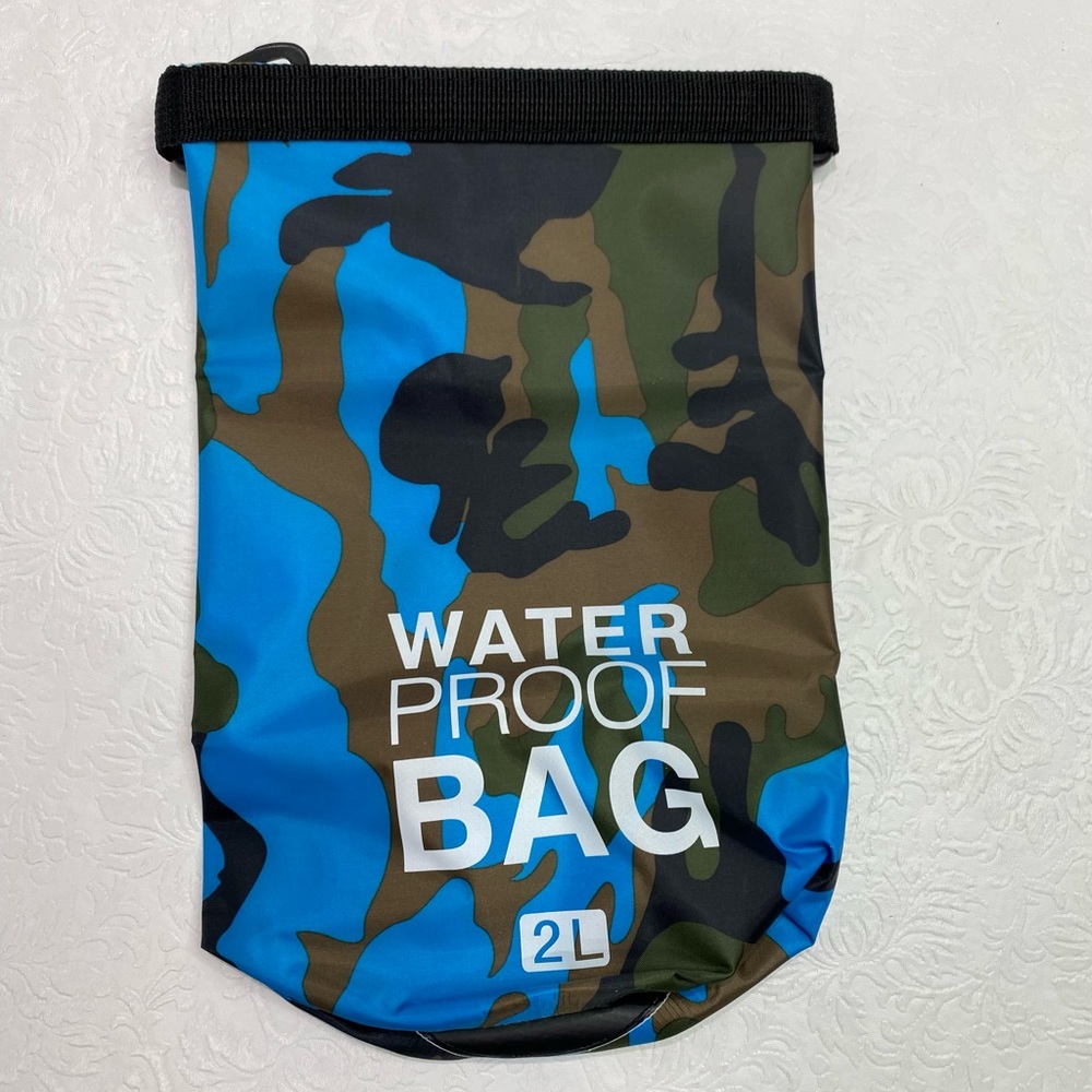 Water Proof Water Sports 2 Liter bag blue camo color pattern New New in package